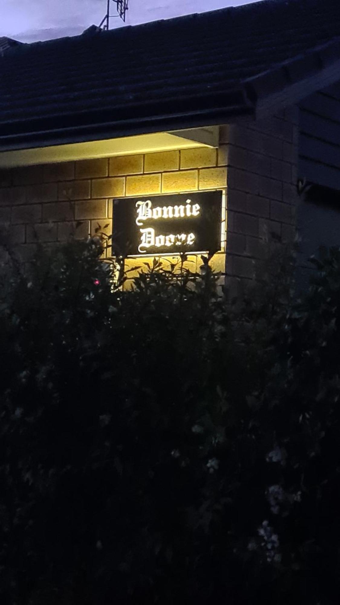 Bonnie Doone Hotel Te Awamutu Exterior photo
